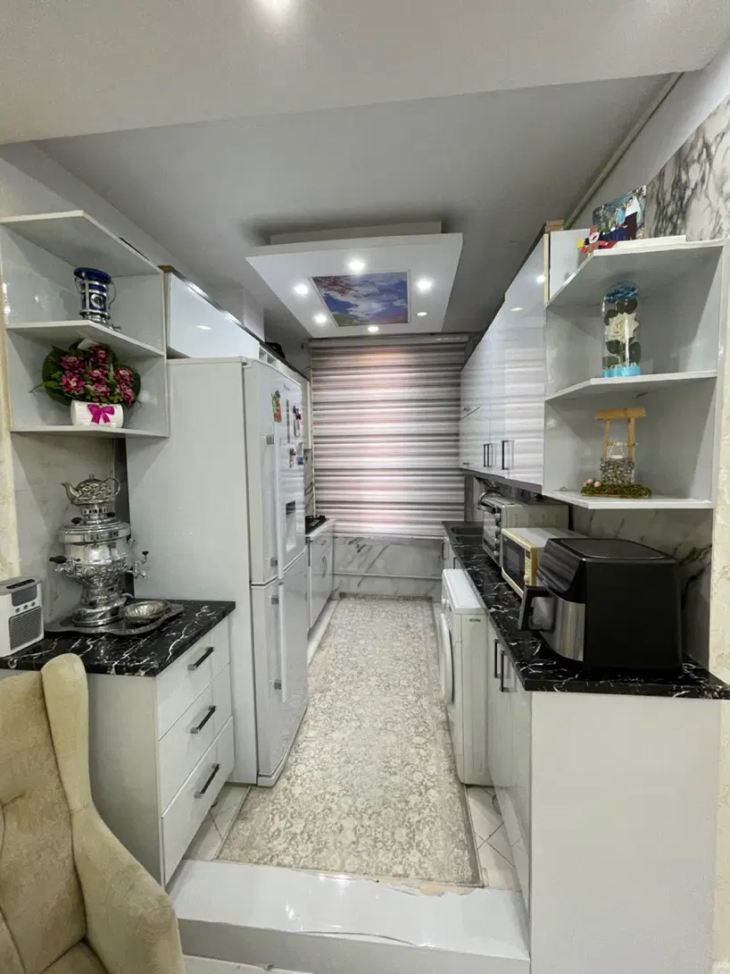 ۵۲متر طبقه دوم رو ب نما با پارکینگ سندی