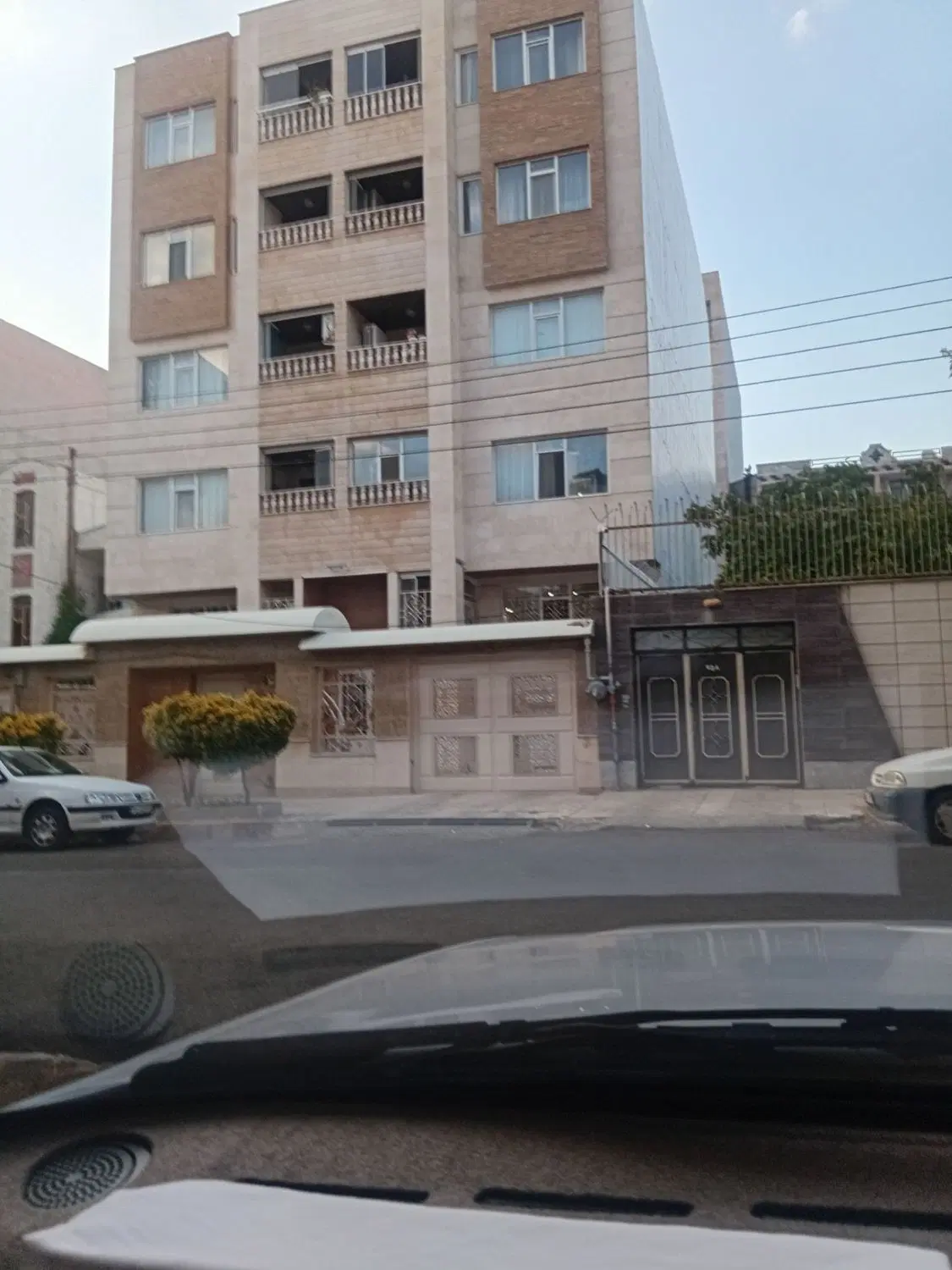 آپارتمان لوکس فاز یک شهرک کارمندان