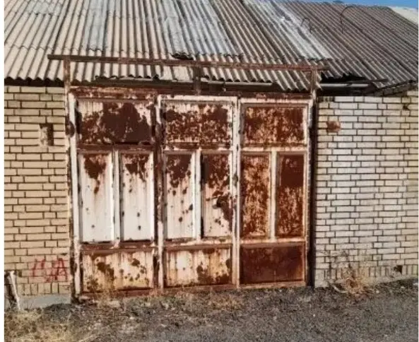 خونه ویلایی پشت دفتر هواپیمایی