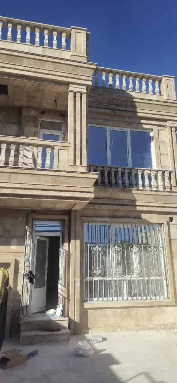 معاوضه دو طبقه خانه نوساز با مغازه