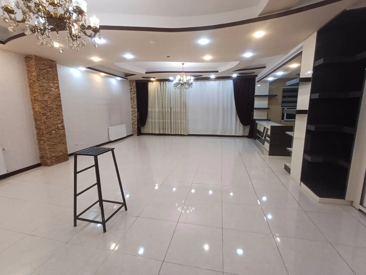 ژاندارمری ابتدای کوی 106(نرگس) جنوبی 180 متری