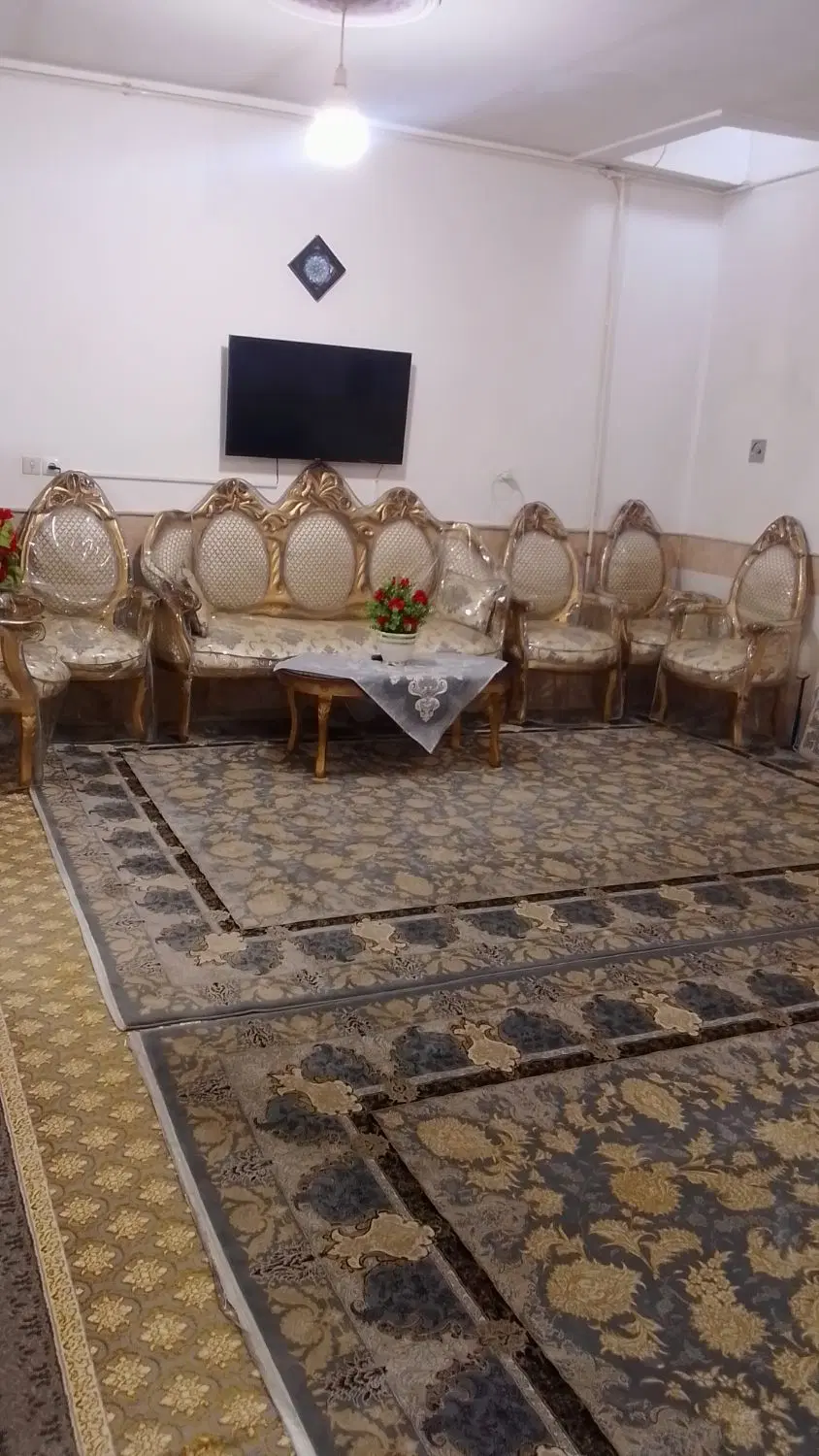 خانه پشت قواره در یادگار امام ۷۱متر (فروش فوری)