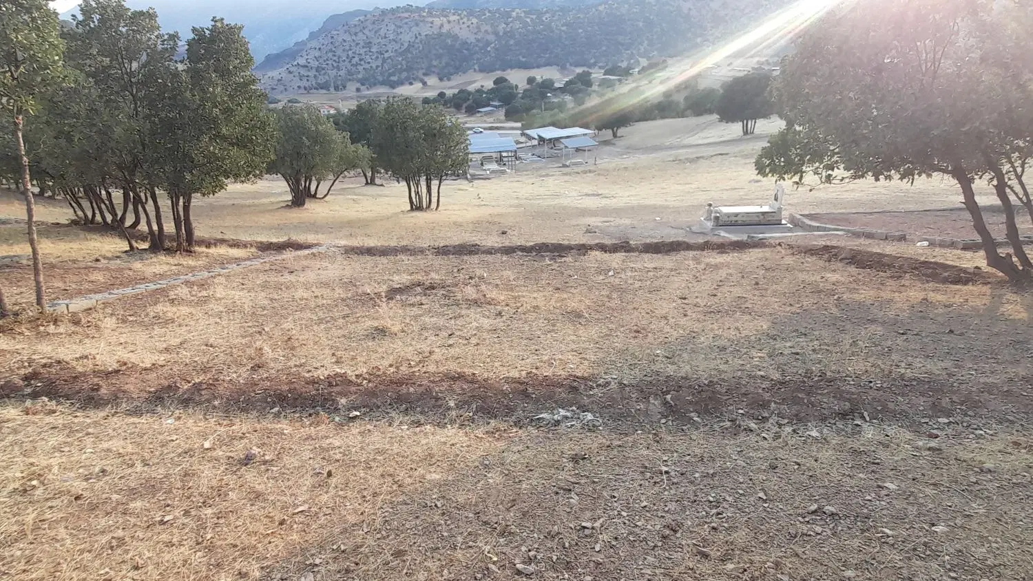 زمین قبرستان رباط