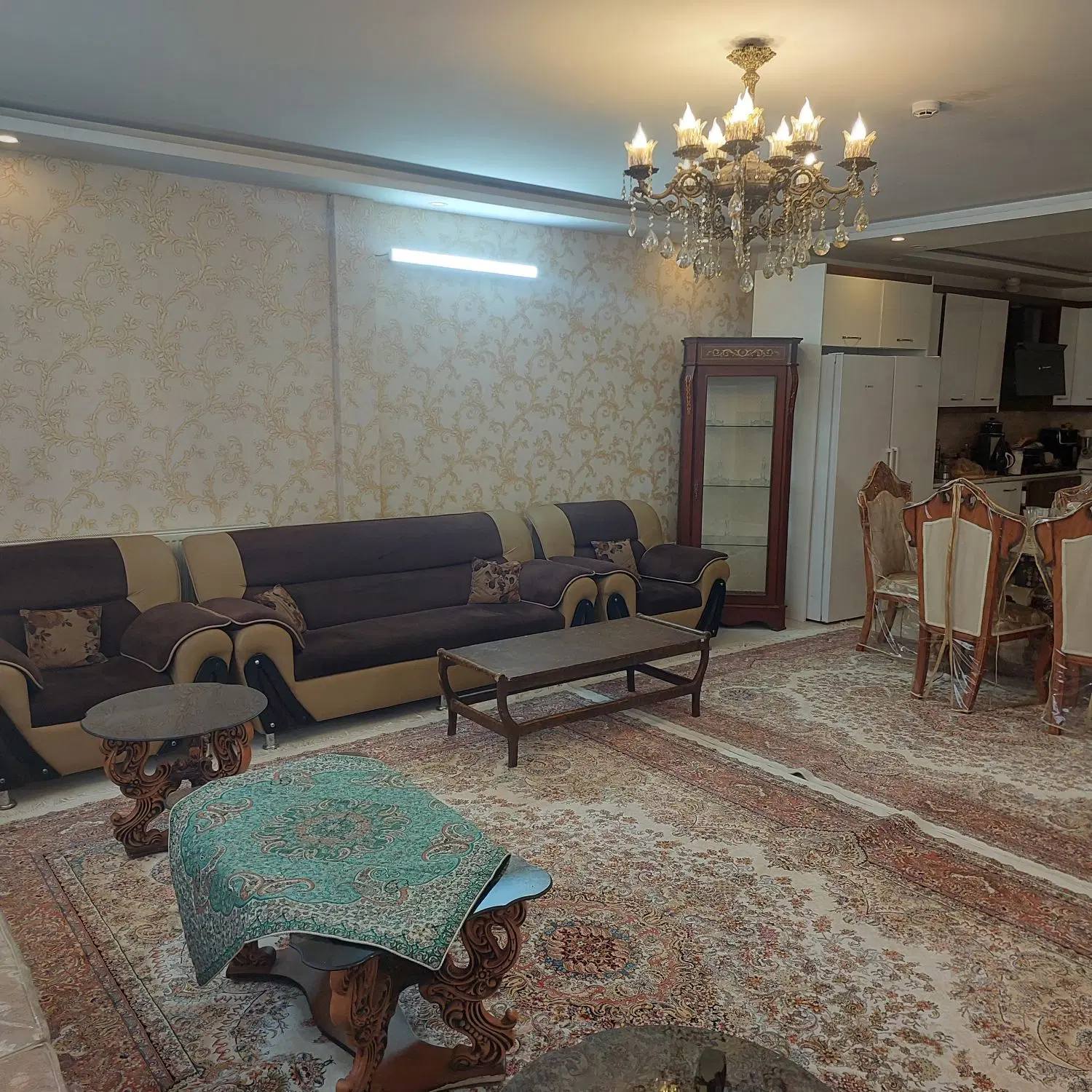 کارمند بانکم خونه دارم با یکی همخونه میشم