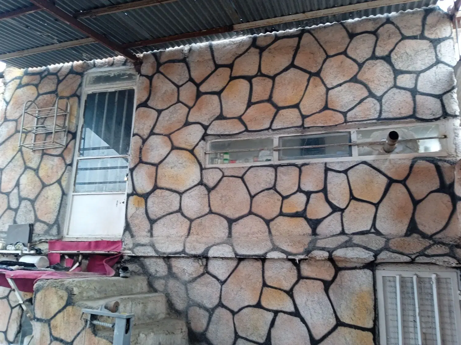 اجاره گاراژ  دو دیوار موقعیت جغرافیایی خوب