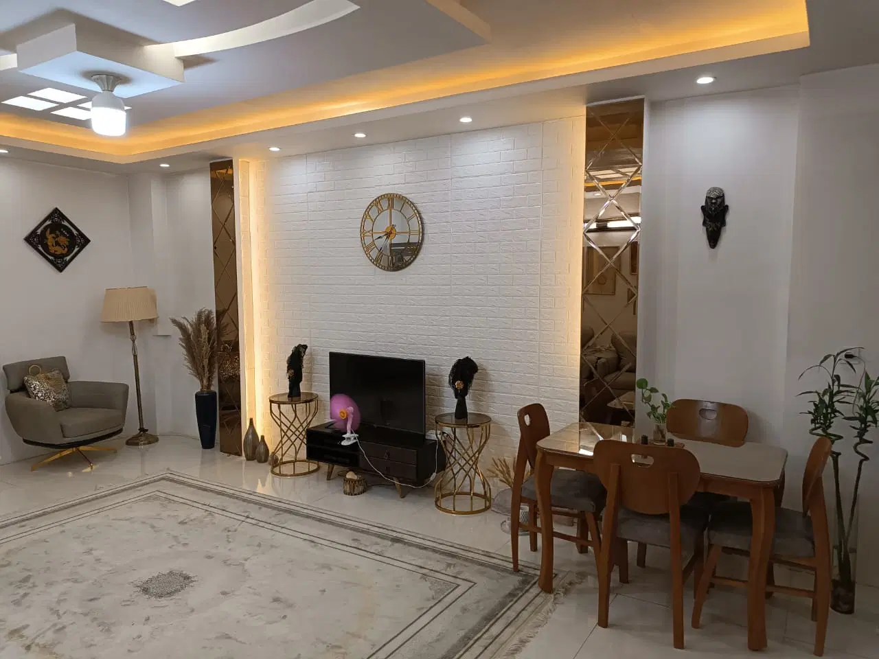 اپارتمان ۸۰ متری طبقه ۳ ازاده۲۲