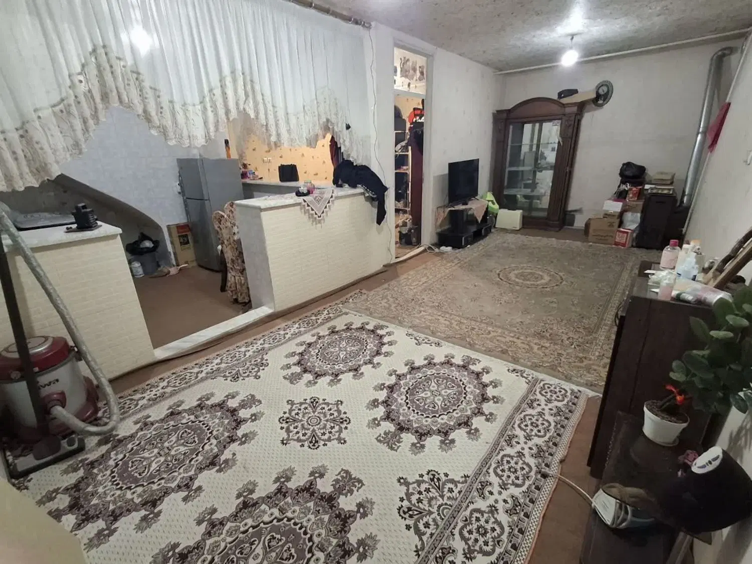 زیر زمین ۷۰ متری