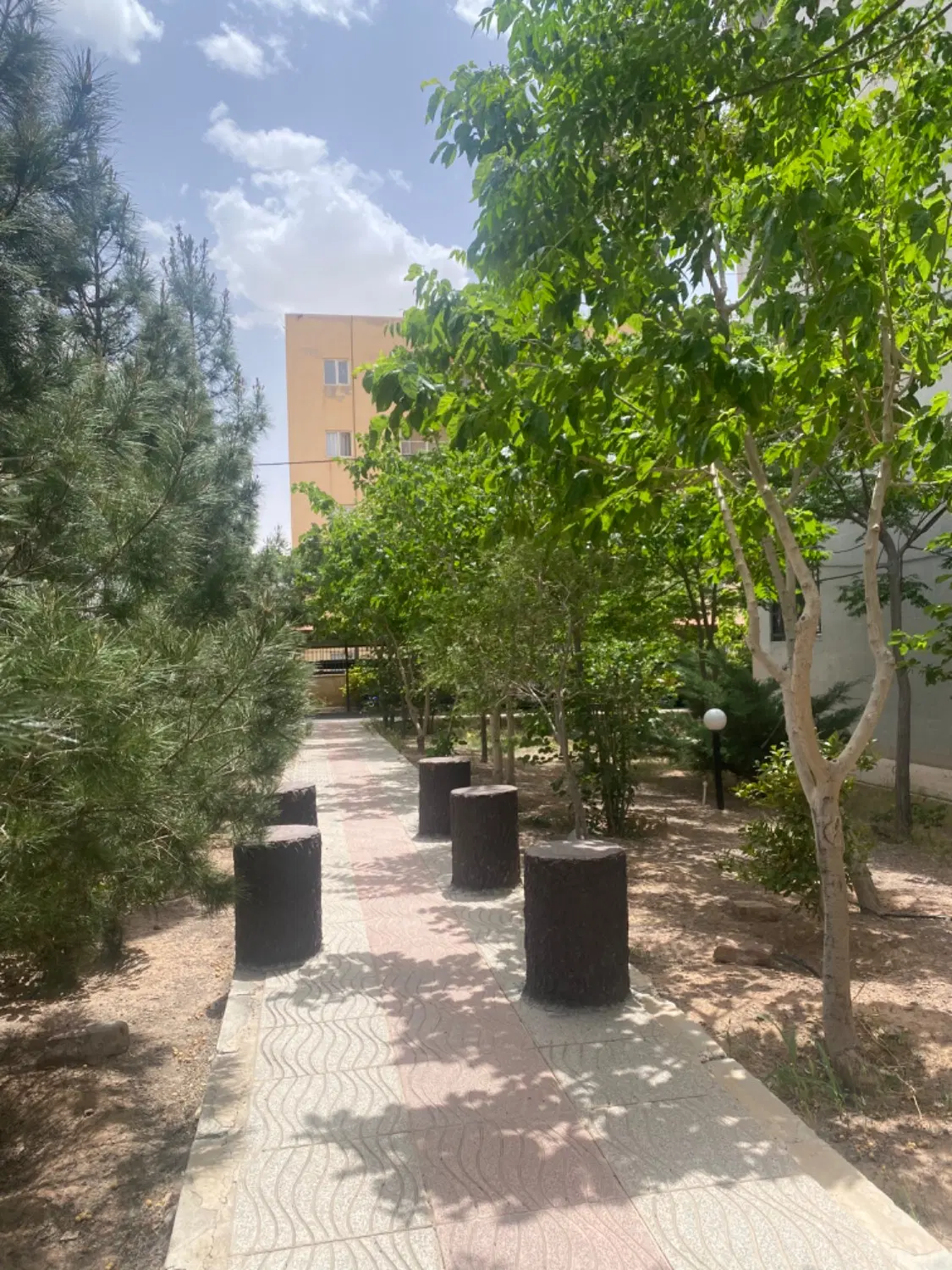 آپارتمان دو خوابه امام حسین فاز ۳ شمالی