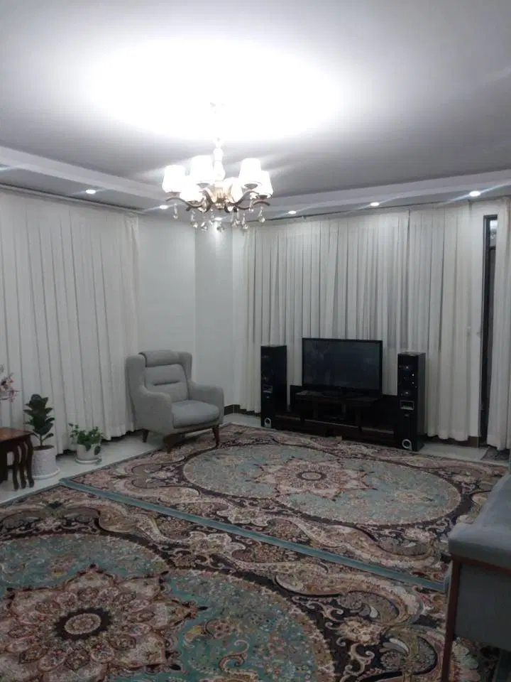 منزل مسکونی حیاط دار اختصاصی