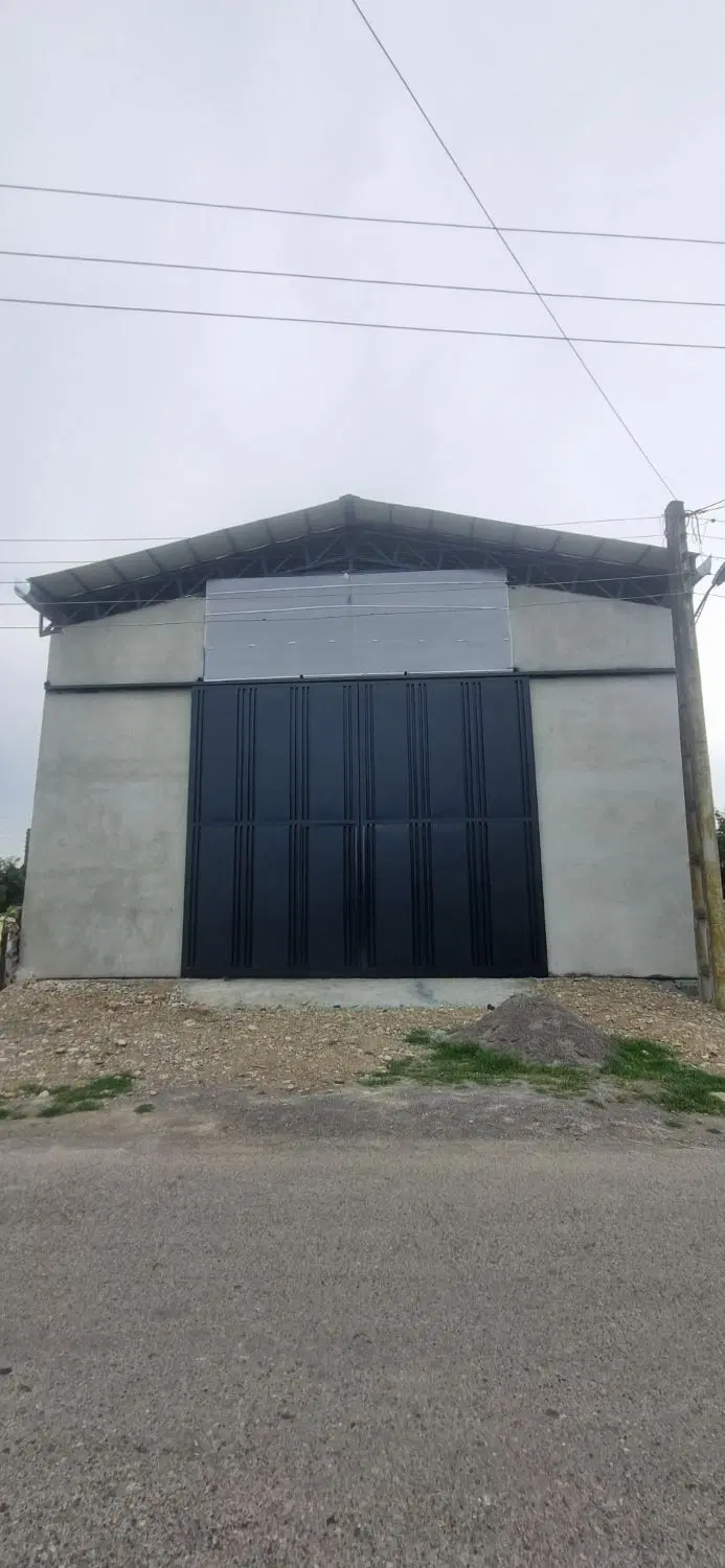 انباری ۳۰۰ متری