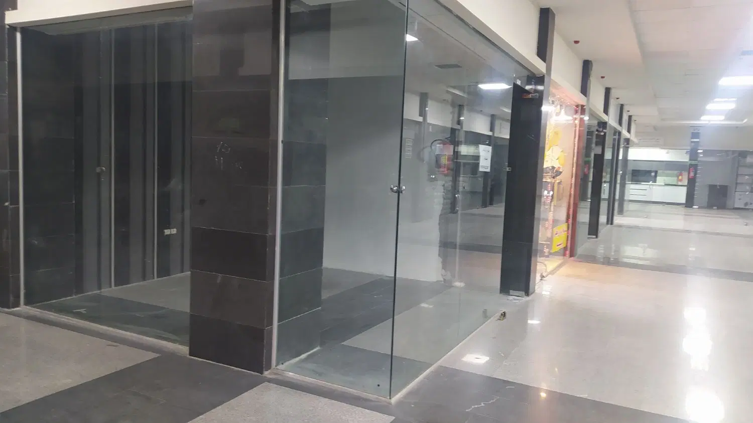 اجاره مغازه در بازار عبدل آباد
