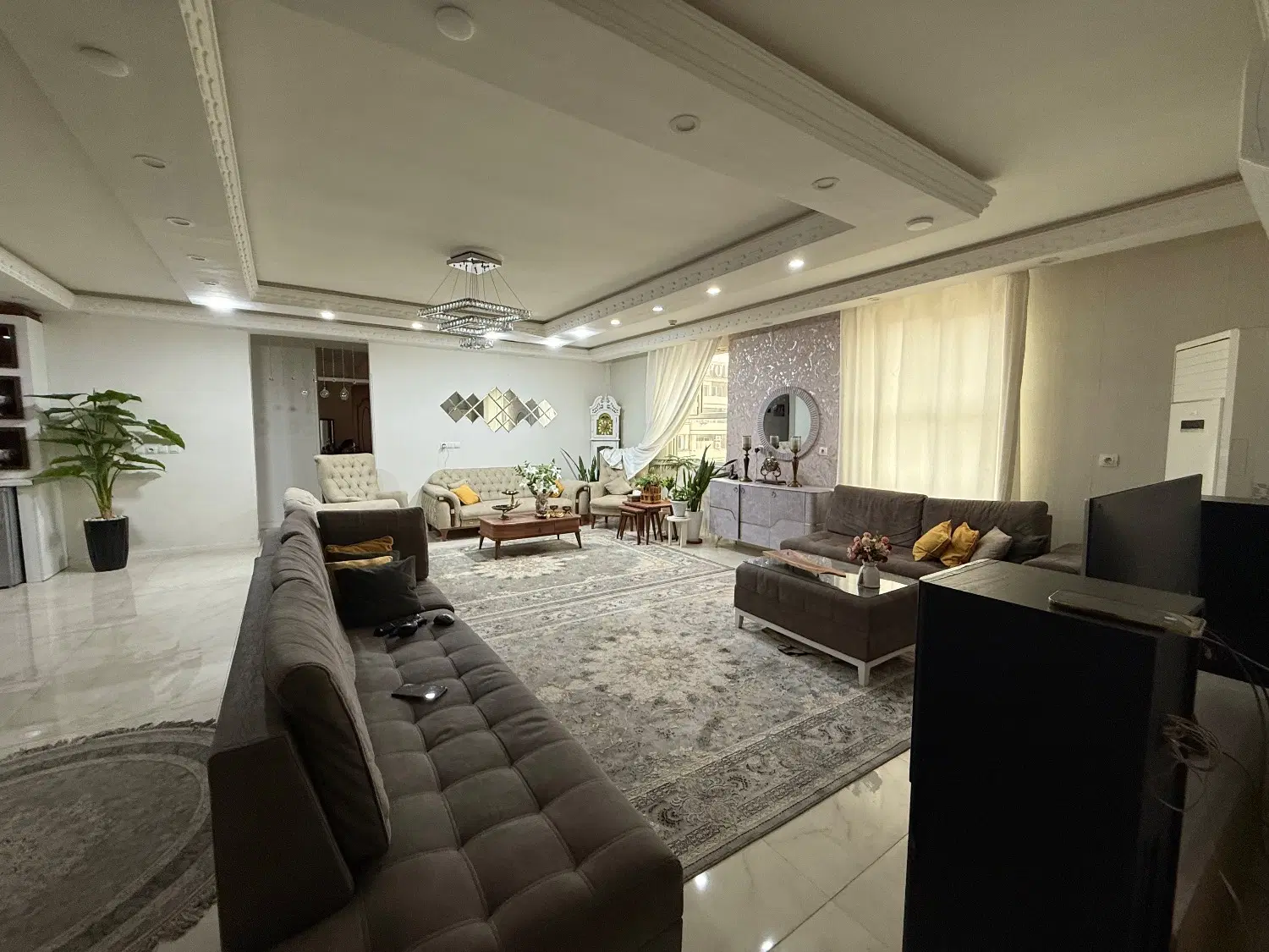 اپارتمان ۱۵۰ متری