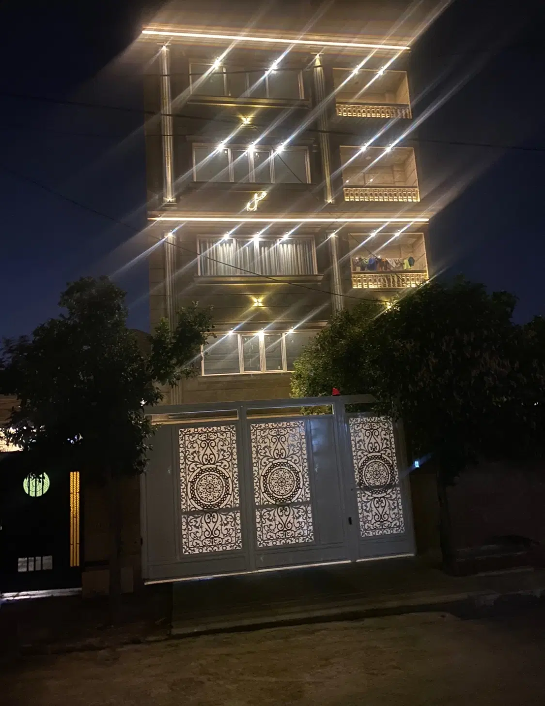 اپارتمان سه خواب تک واحد۱۵۰ متری