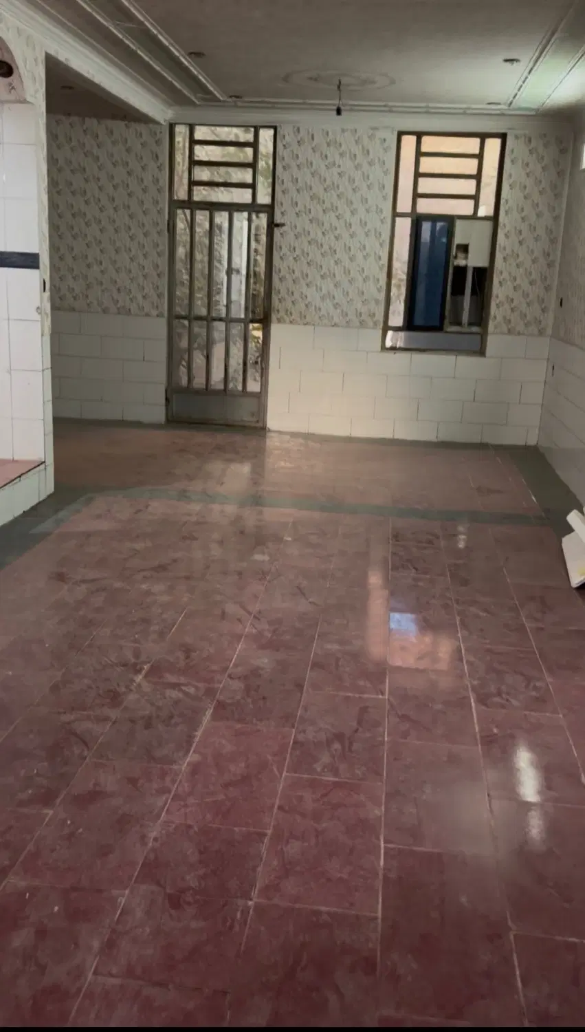 منزل مسکونی میدان نماز بلوار امام حسین اکرم اباد