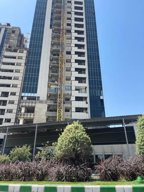 اپارتمان همکف حیاط دار بدون مالک
