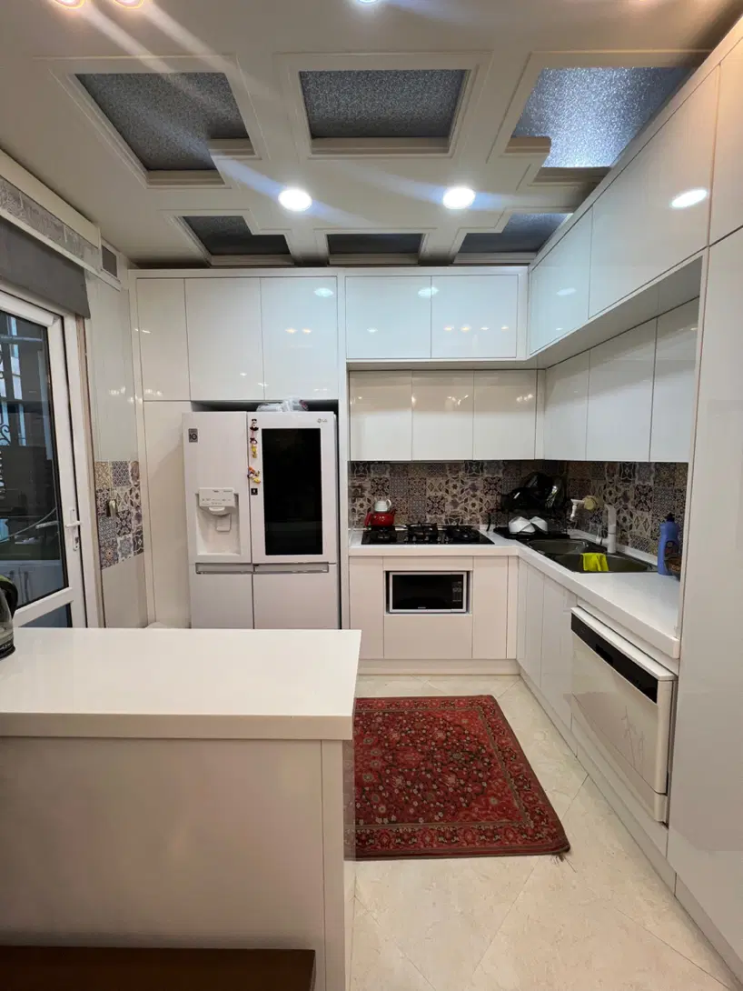 ادیبی خیابان کلیم کاشانی ۸۲متر  تکواحدی