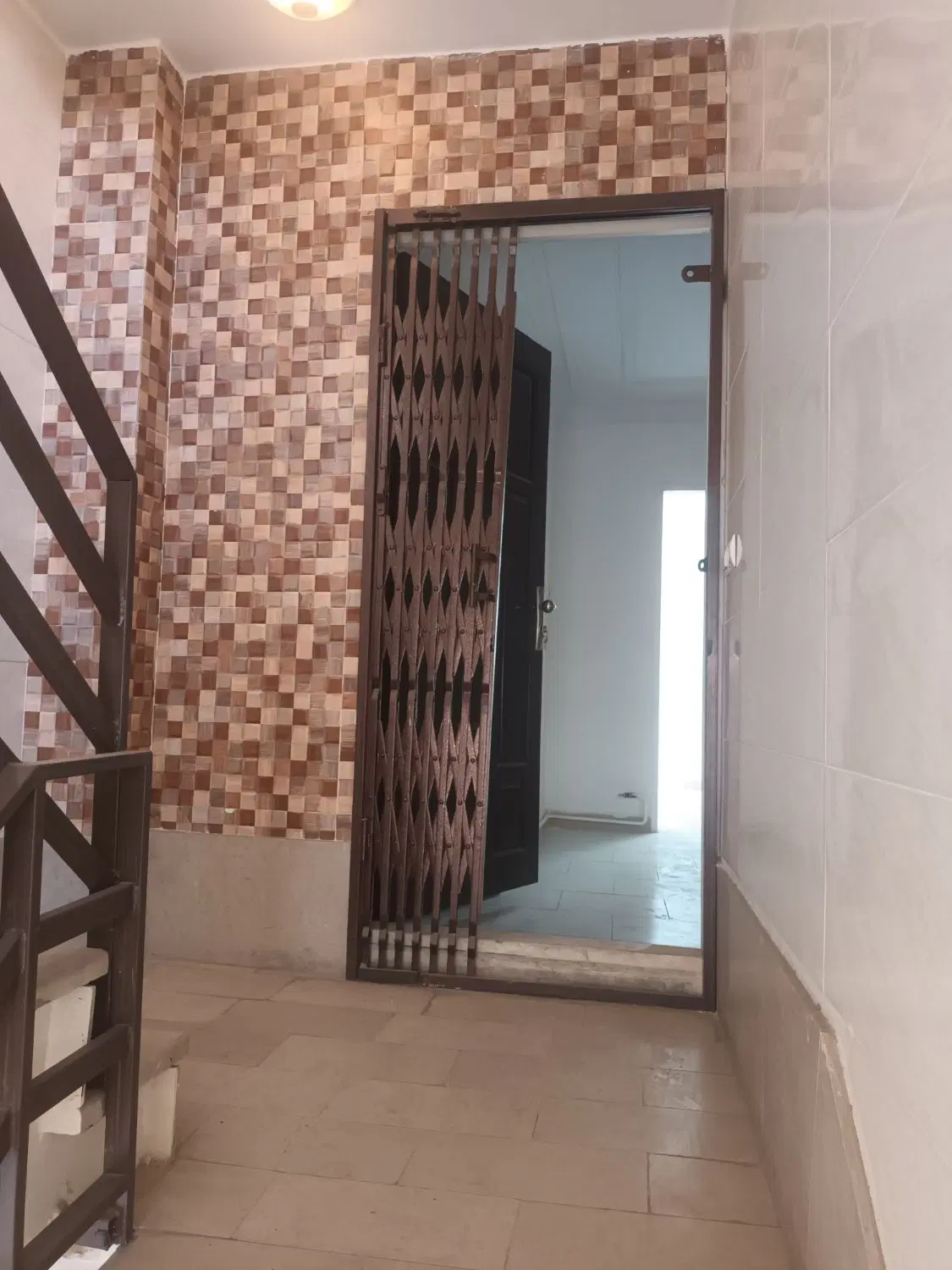 ۶۰ متری ط چهارم پارکینگ انباری سلسبیل مرتضوی