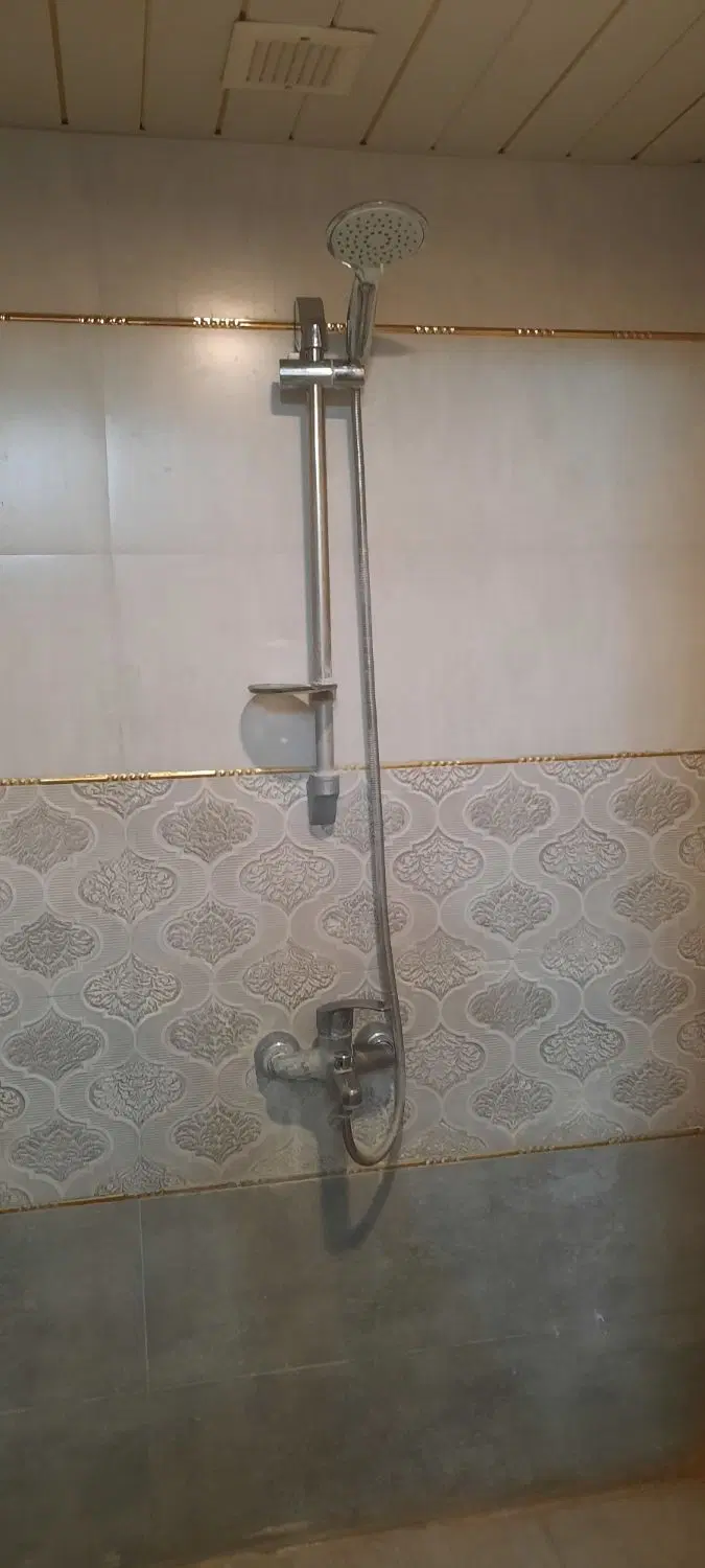 رهن و اجاره  طبقه همکف ۷۰متری  عدل خمینی