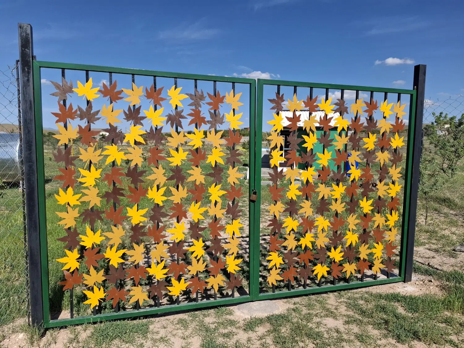 باغ در دیزج بالا