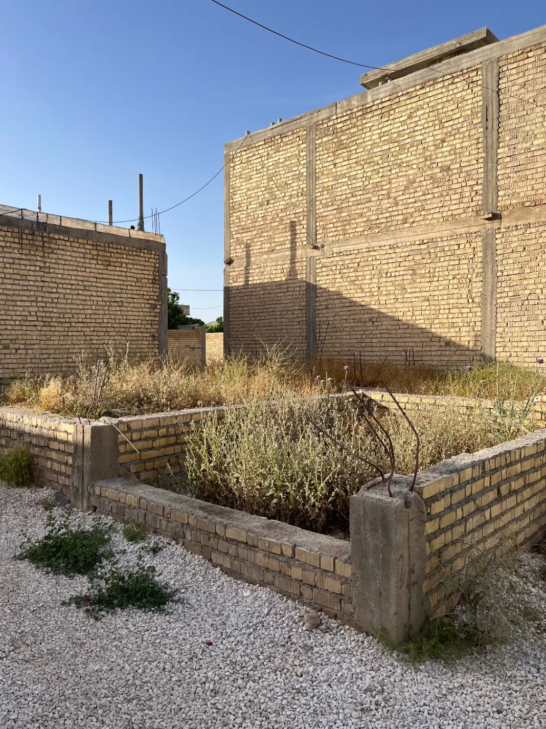 زمین 90 متری مسنی خورده