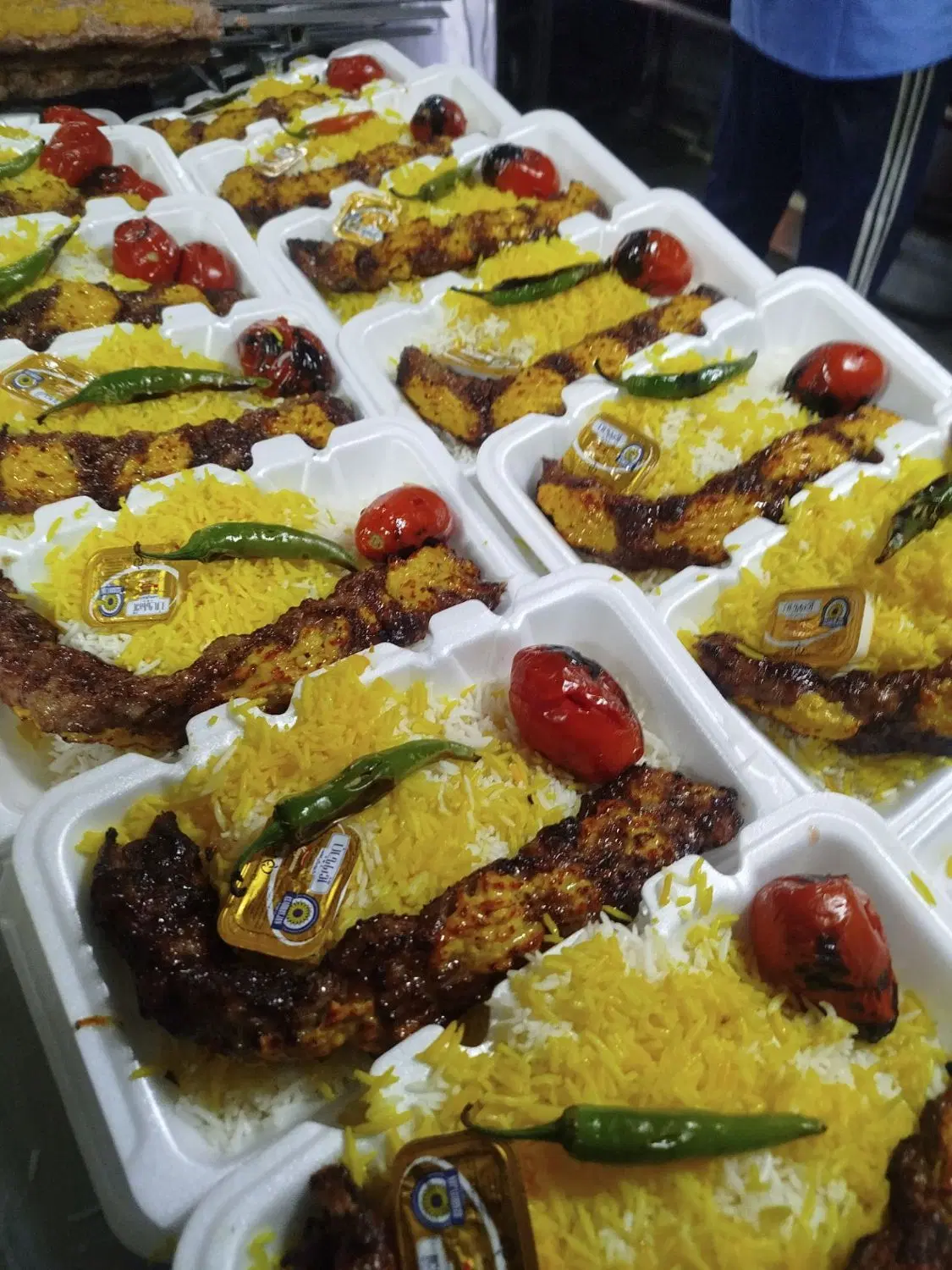 واگذاری تهیه غذا، چلو کبابی،کترینگ احسان