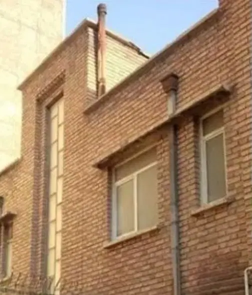 خانه کلنگی ۲۱۵ میدان انقلاب خیابان ۱۲فرودین