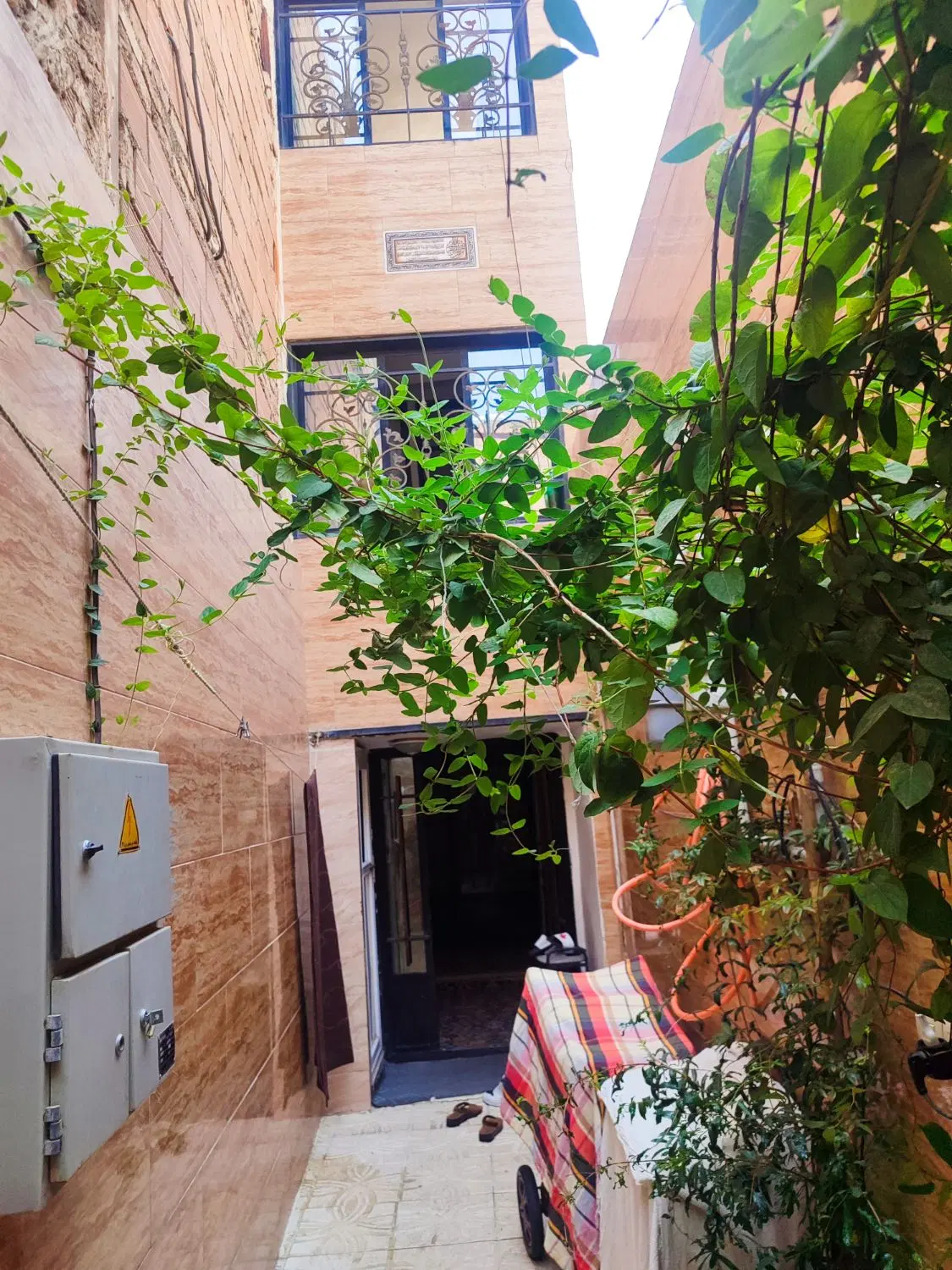 خانه ویلایی دوطبقه نیم