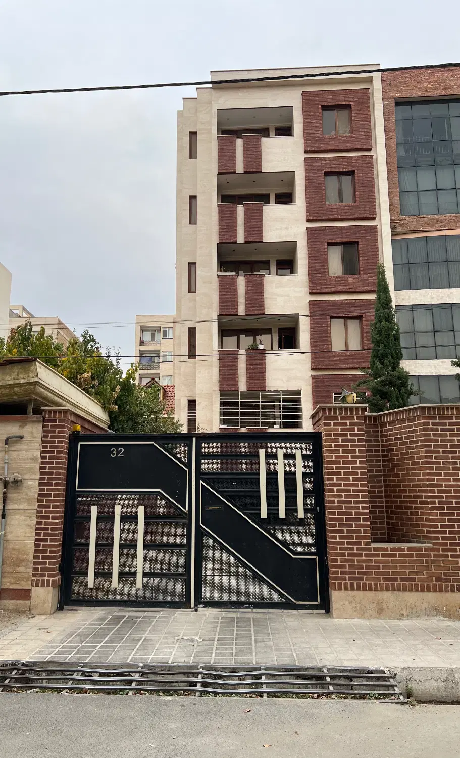 واحد ۱۱۰ متر زیر قیمت منطقه