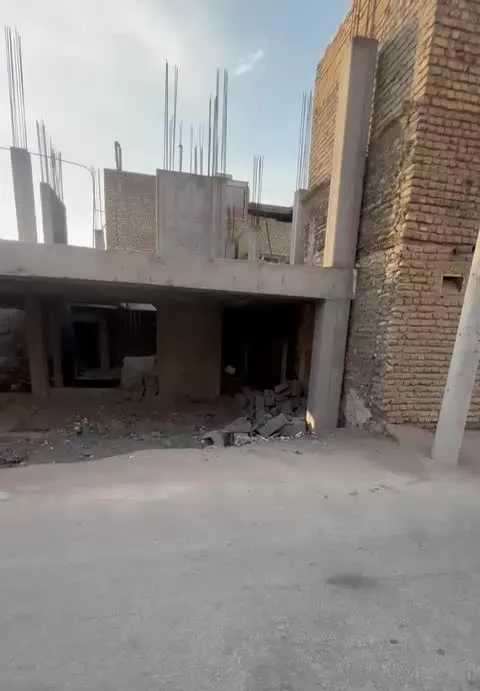 زمین ۲۷۳ متری