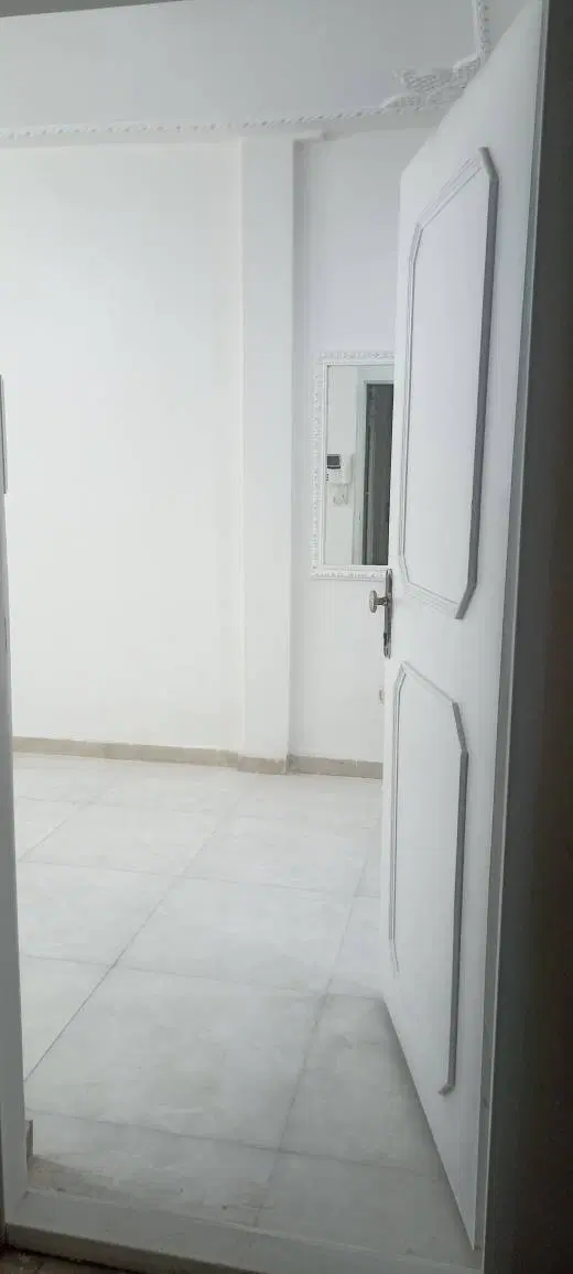 آپارتمان دو واحدی طبقه همکف + پارکینگ ، سند تکبرگ