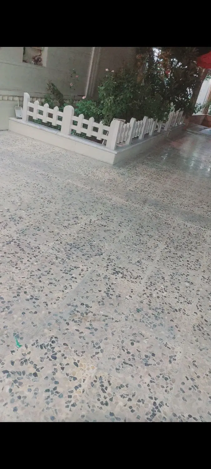 زمین فروشی