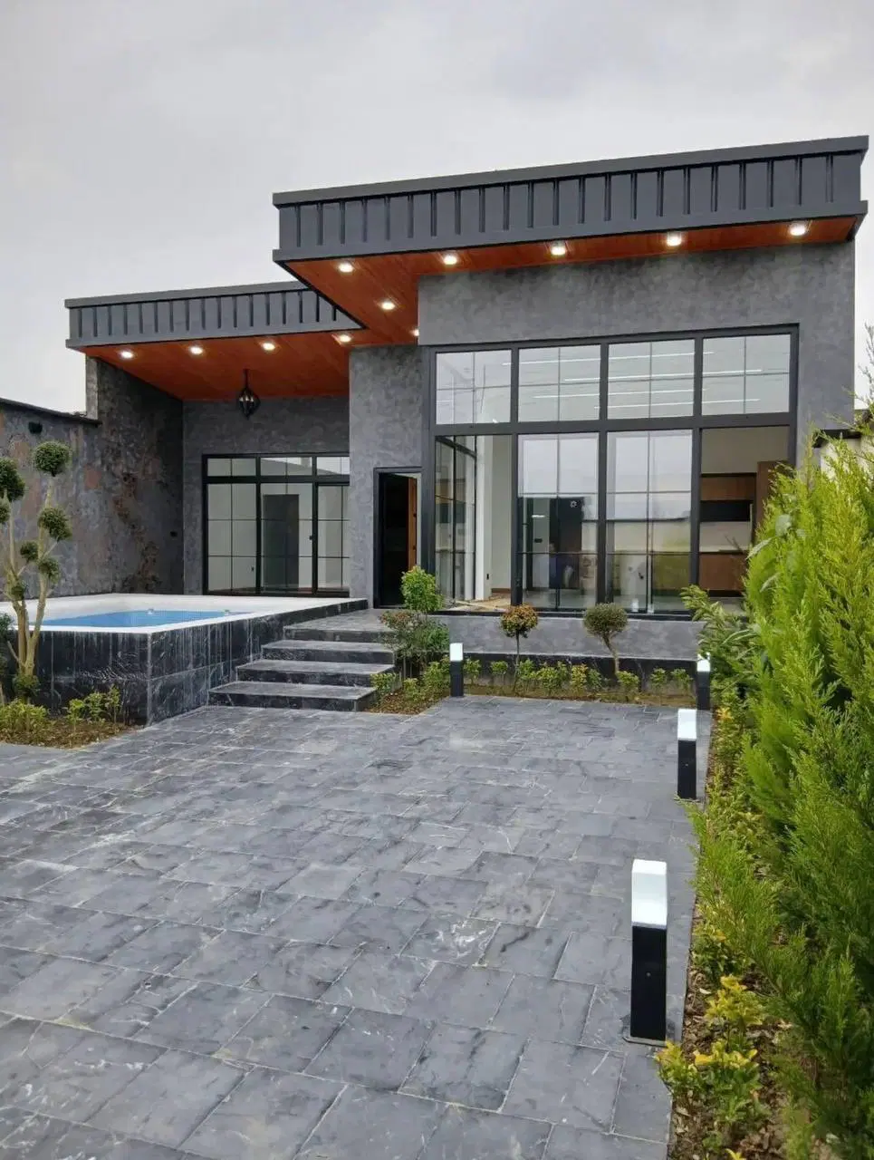ویلا استخردار بهدشت زیبا شمال ۳۰۰ متر نوساز