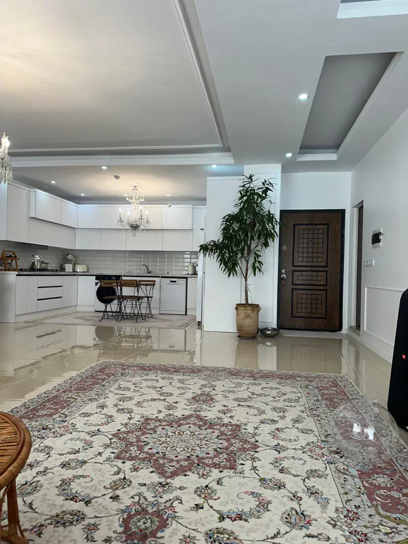 آپارتمان ۱۵۱ متری حیاط دار