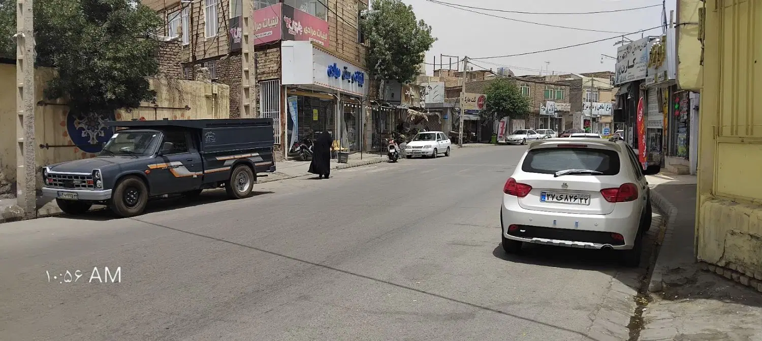 باسلام خانه‌ای در حاشیه خیابان گنبدسبز