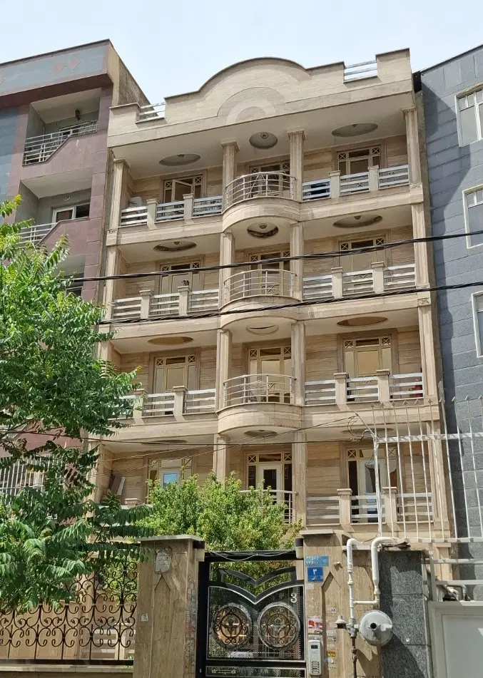 ۸۵ متر _ دو خواب _ فول _ ۱۰ ساله