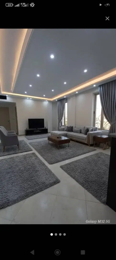 ۸۵ متر پارکینگ آسانسور