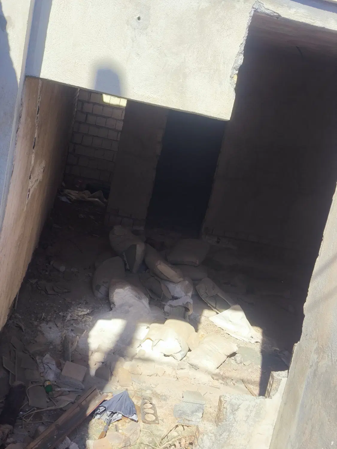 ساختمان نیمه کاره 70متری