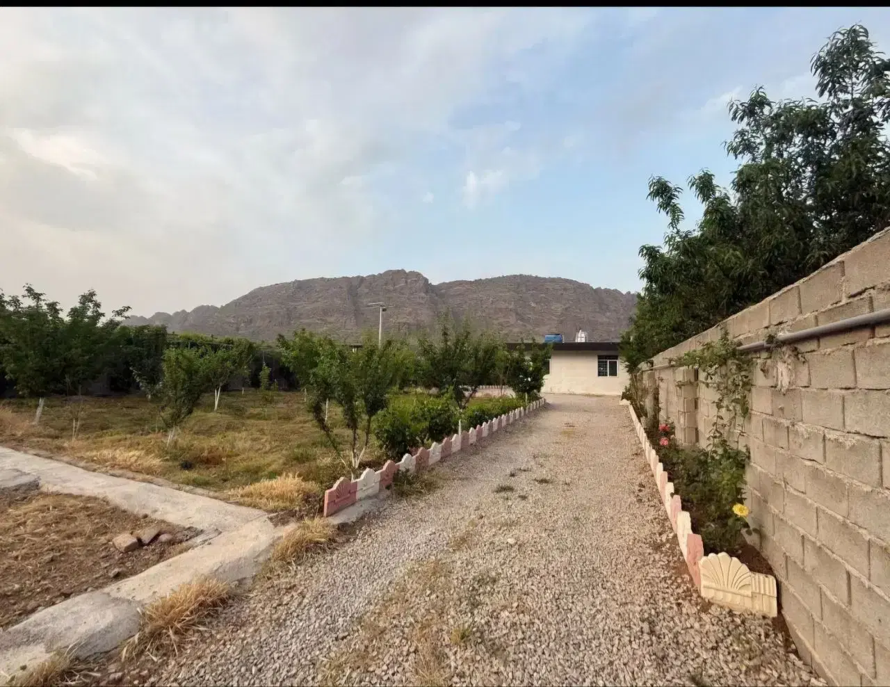 ۳۱۱ متر زمین مسکونی  ازنا