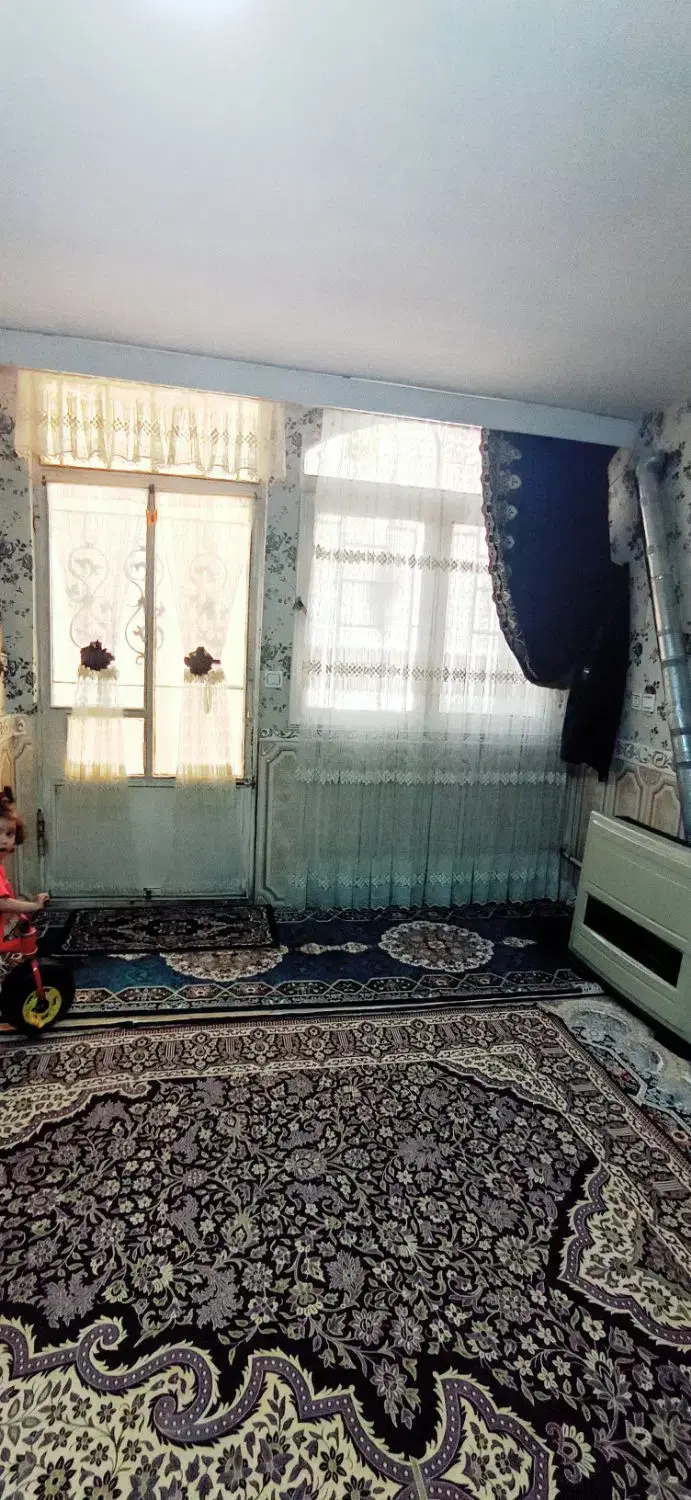 خانه ویلایی ۶۰متر .با حیاط دنج شیک ..