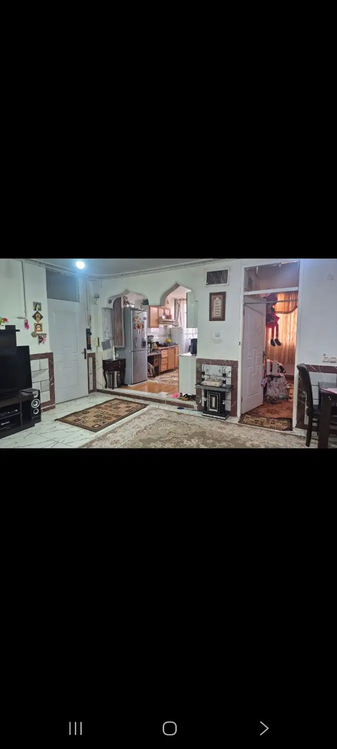 خانه شهرک سپاه کوچه ششم طبقه دوم ۱۴۰ متری