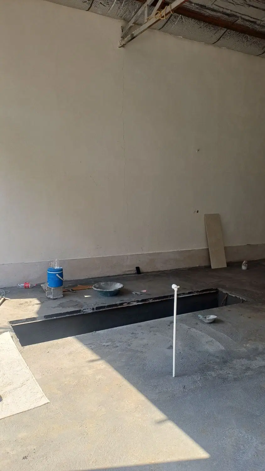 مغازه ۱۳۰ متری بر خیابان