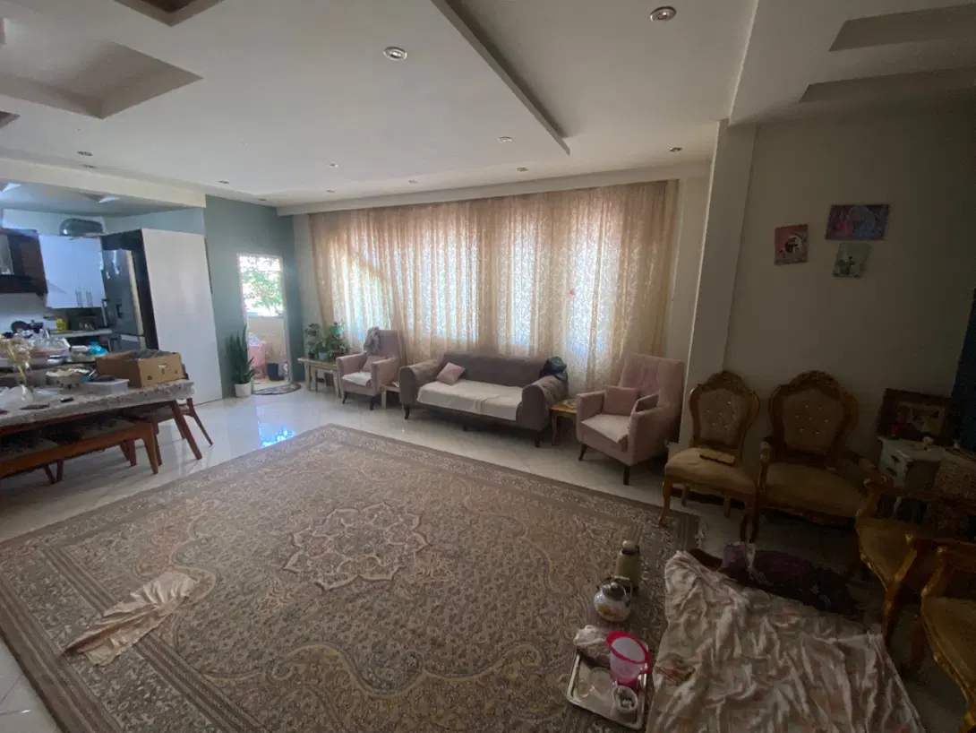 آپارتمان ۱۲۰ متری رهن و اجاره دو نبش پیروزی