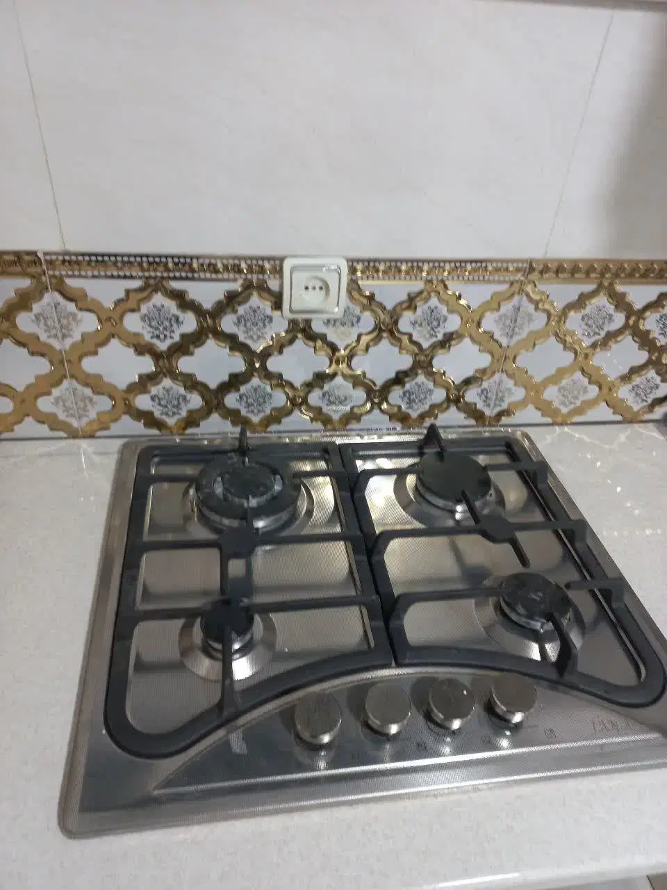 سوئیت اجاره جنب هایپر مارکت مادر. پارکینگ دار
