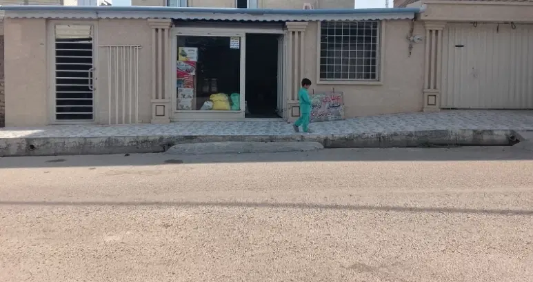 سوله۱۷۰متربا۴۰۰مترحیاط دومغازه جلو حیاط روب خیابان