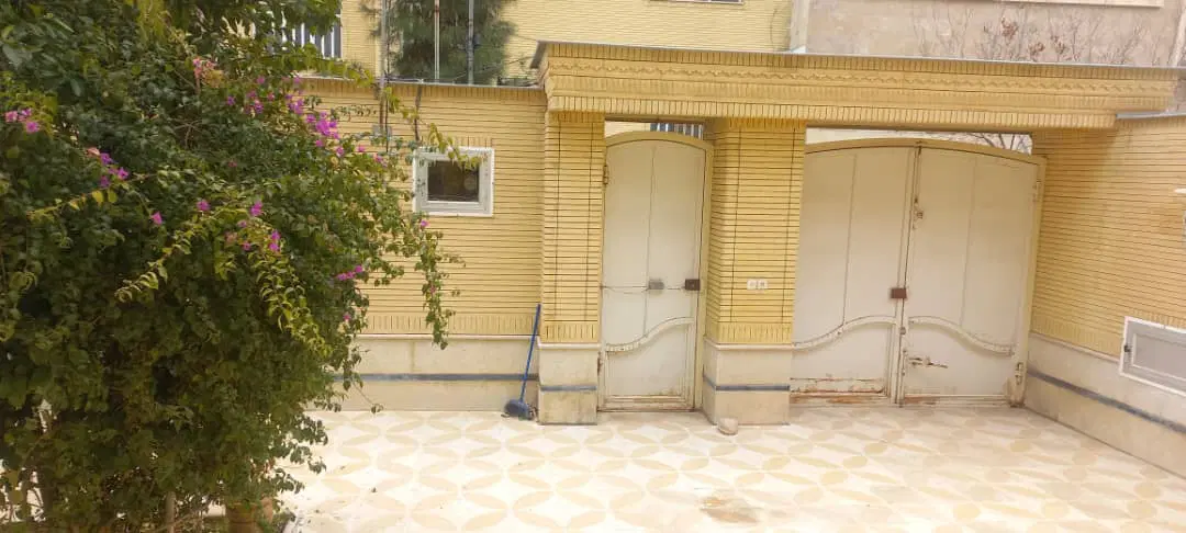 ۱۳۰متر ویلایی بر ساحلی شرقی با موقعیت تجاری