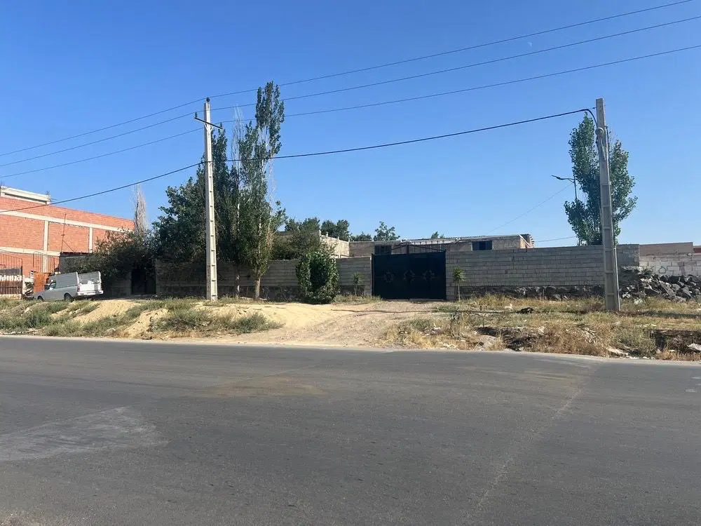 ملک تجاری بر جاده در جاده ارجستان اول (حسن باروق)
