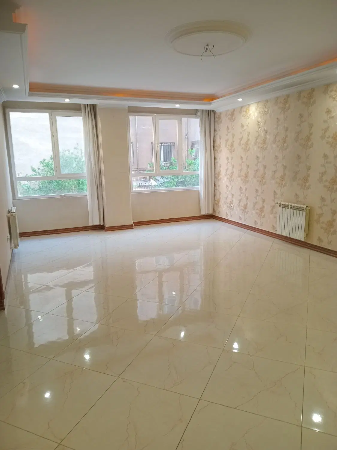 آپارتمان ۱۰۲ متر،فول امکانات،
