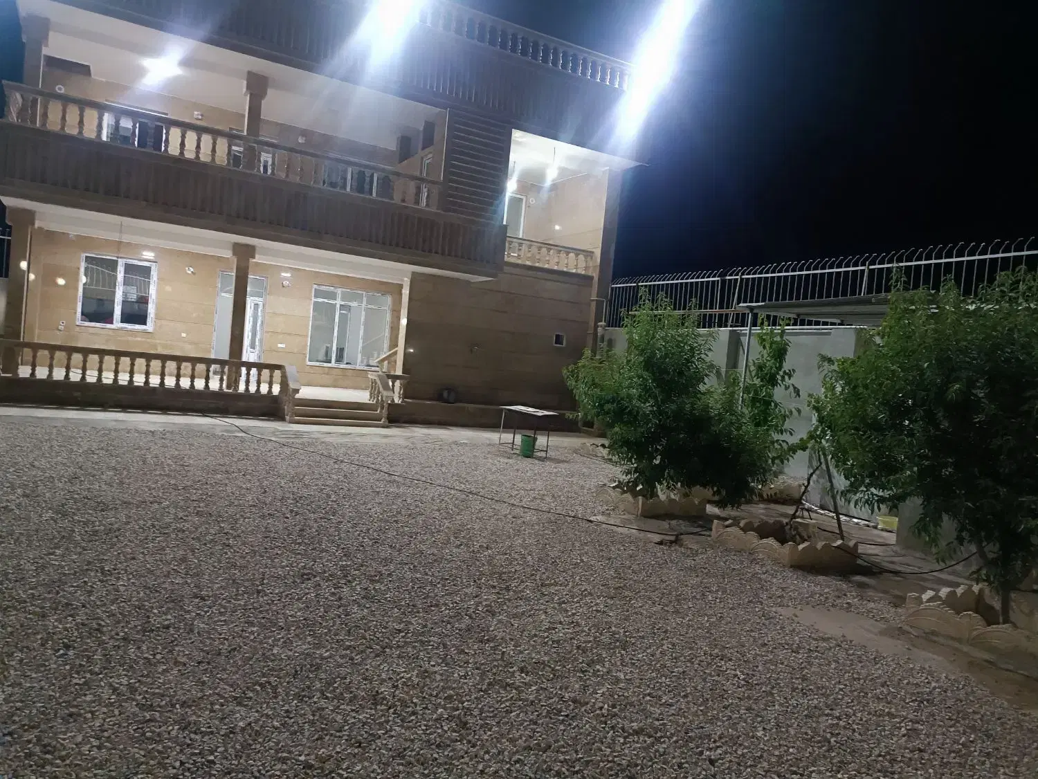 ویلا باغ قصری باشکوه درقلب زمردین سراب نیلوفر سندی