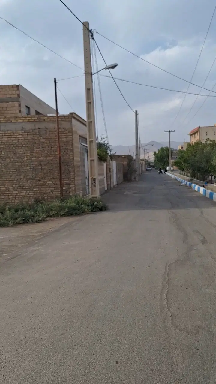 زمین مسکونی ۴۰۲متری در شهر گرمسار