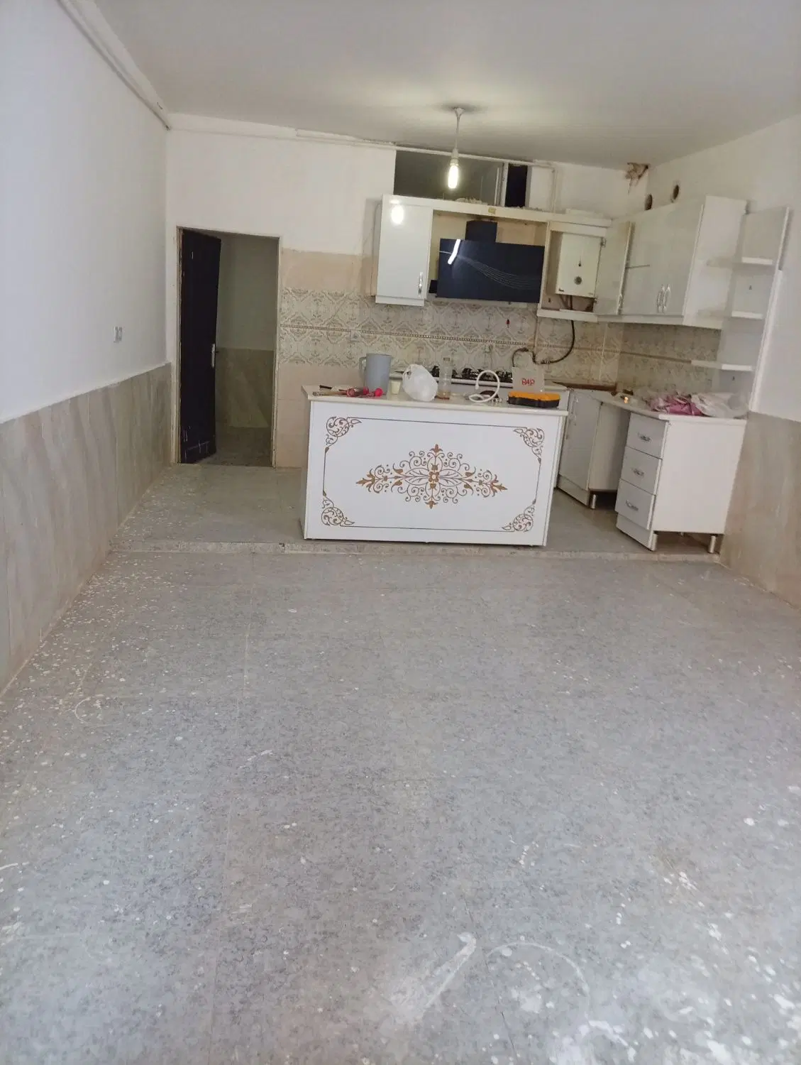 یه باب منزل ۷۵متری طبقه همکف راه جدا